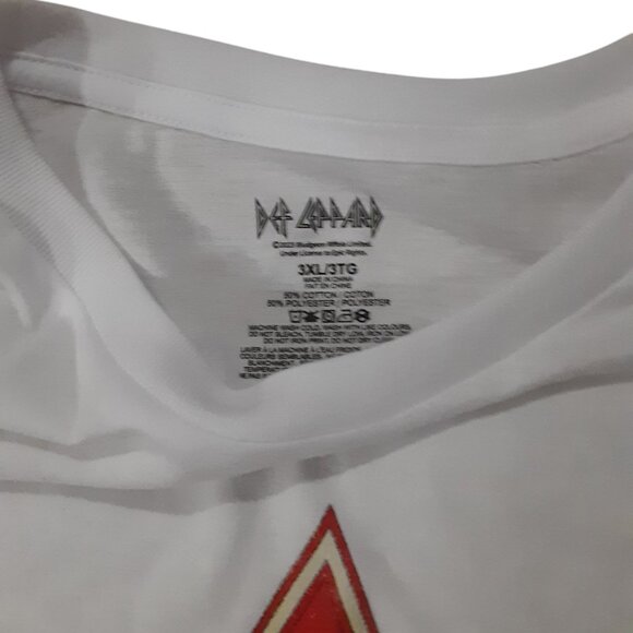Def Leppard Graphic Tee Rock of Ages SZ 3XL British Rock Distressed Look NWOT - Picture 2 of 3